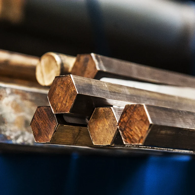 Gatunki i stopy aluminium – właściwości, zastosowanie i profesjonalna obróbka